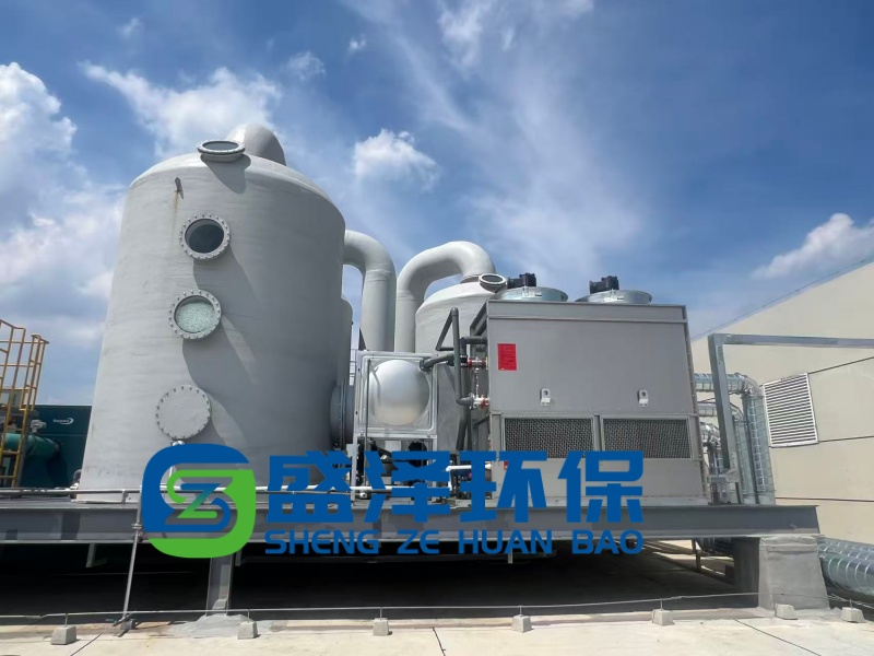 三級(jí)填料噴淋塔：制藥車間廢氣的“凈化三部曲”